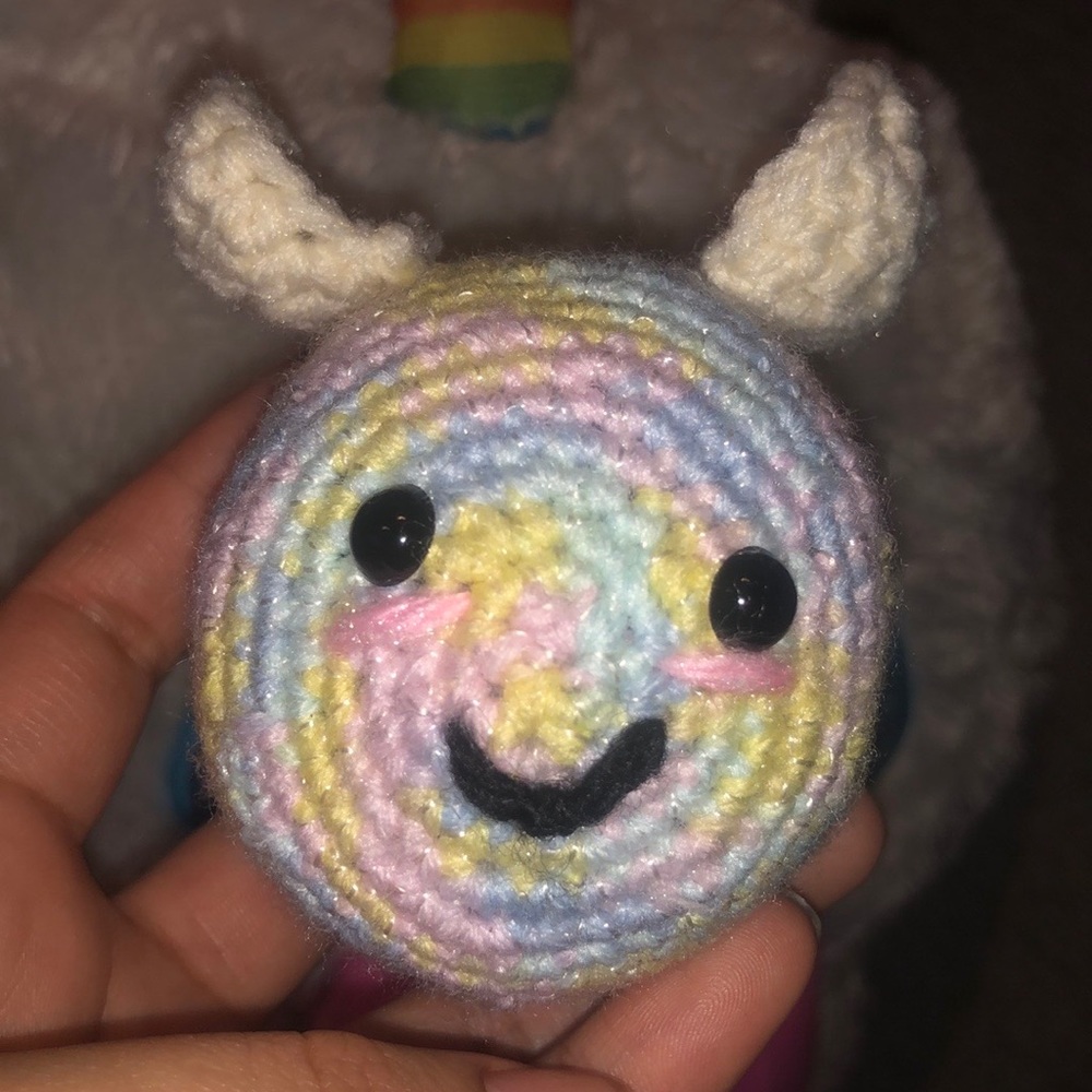 Mini cotton candy bee